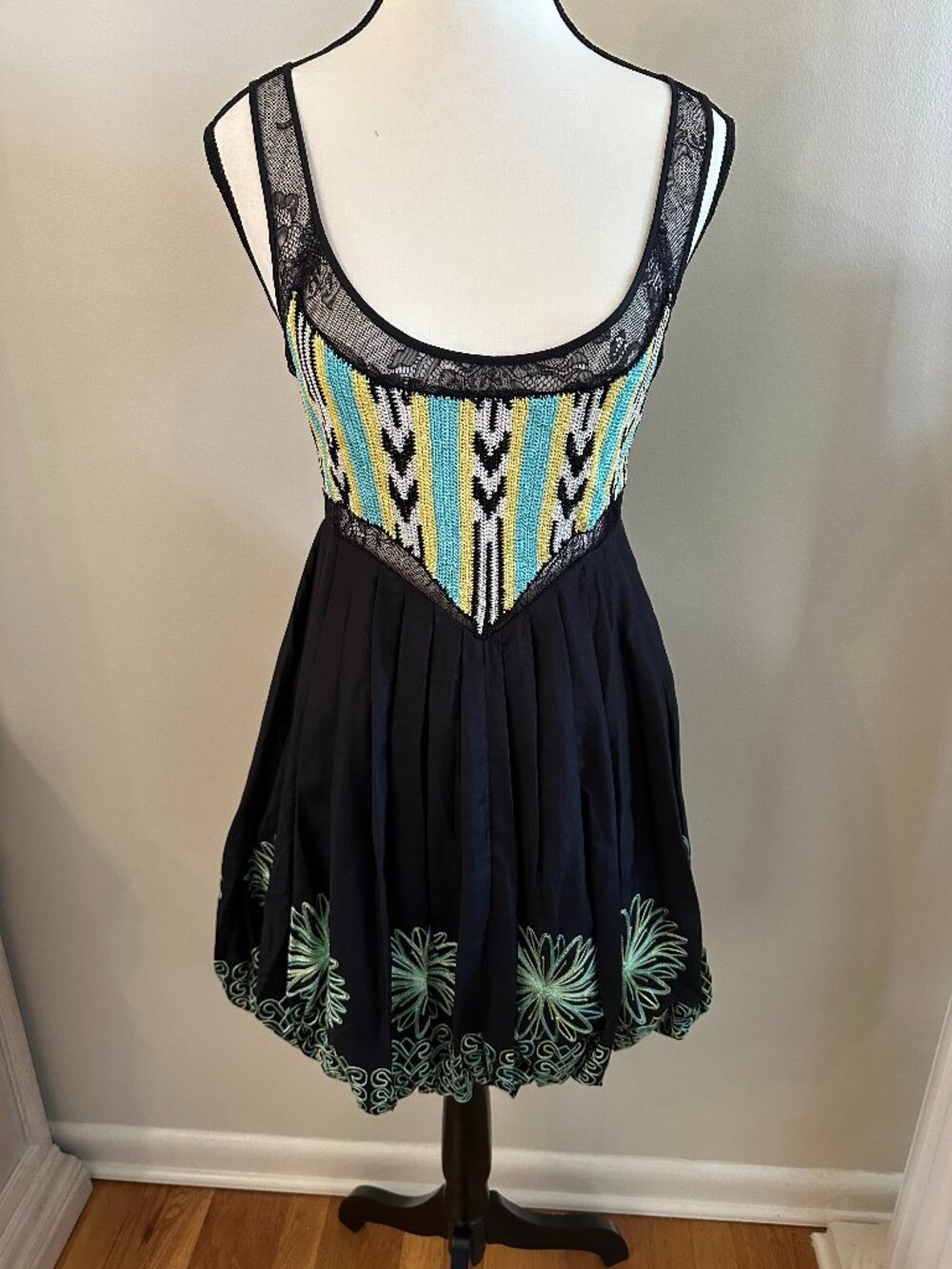NWT bebe Vivianne Dress S Black Lace Embroidered Fit Flare Y2K